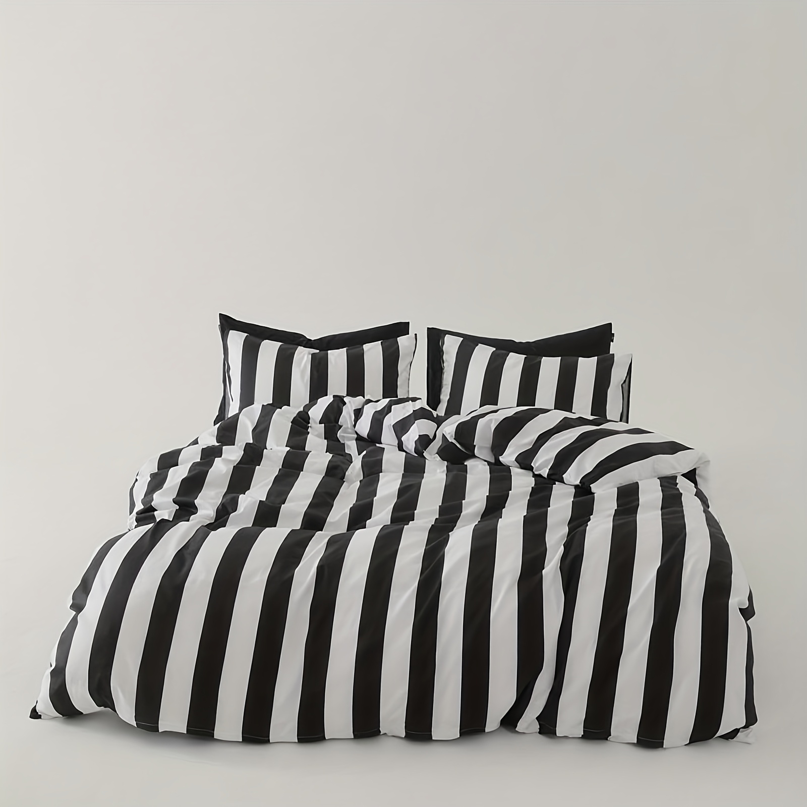 Duvet Insert White - Siyah Beyaz Çizgili Minimalist Tarz Baskılı
