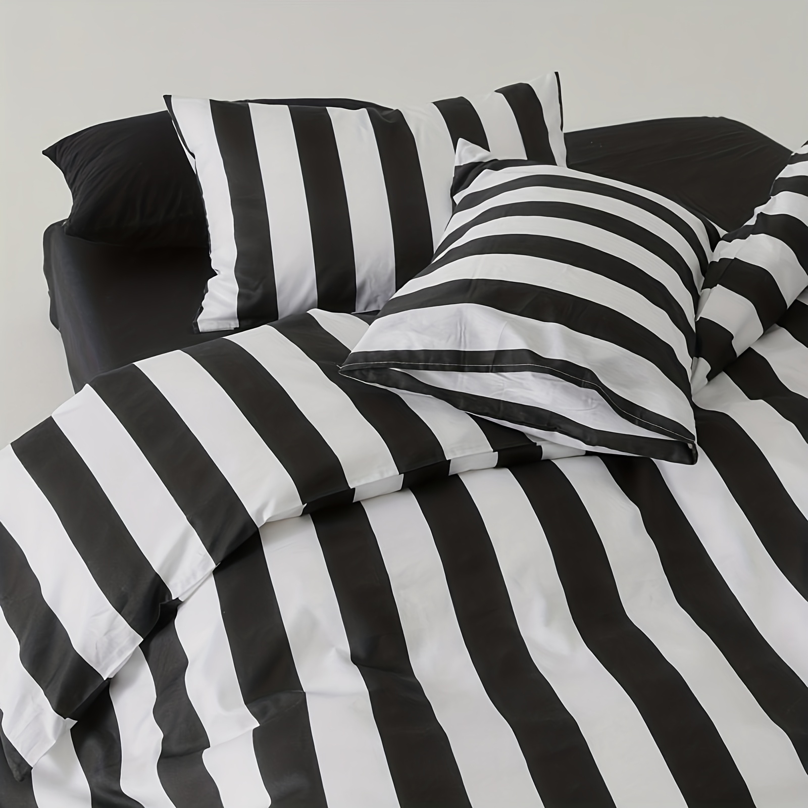 Siyah Beyaz Çizgili Minimalist - Duvet Insert White incelemesi ve fiyatı